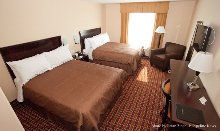 /Users/brentrubin/Downloads/room_pic_1.jpg